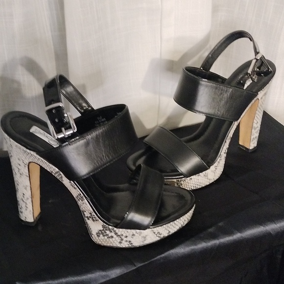 Halogen Black Leather Snake Print Heel Sandals Size 7M - Picture 2 of 4